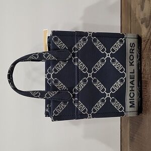 Michael Kors Shopper Tote